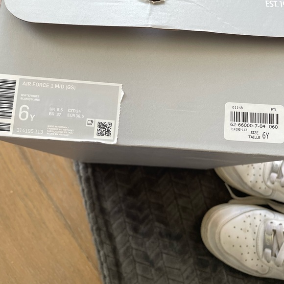 GUV Nike Kids White High-Top Air Force 1 Sneakers with Box Size 6Y - Picture 3 of 12